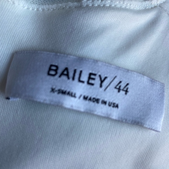 Bailey/44 size XS sleeveless lined gorgeous white dress with waist net feature - Picture 2 of 10